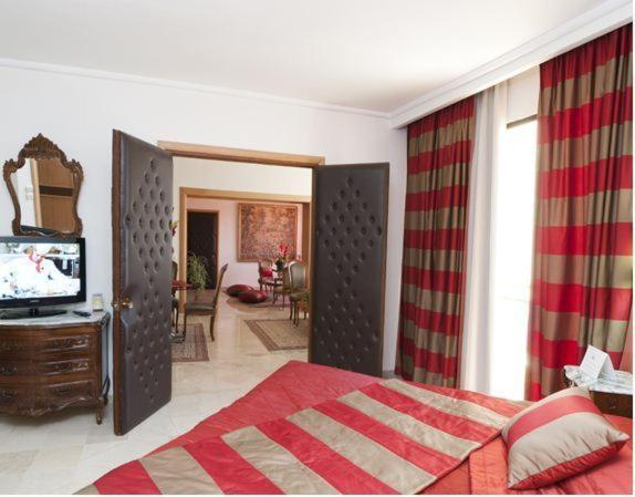 Diplomat Hotel Tunes Quarto foto